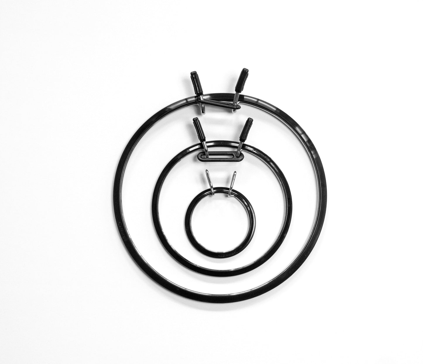 Cerc pentru Broderie Rotund de Culoarea Roșie din Metal, 160-3