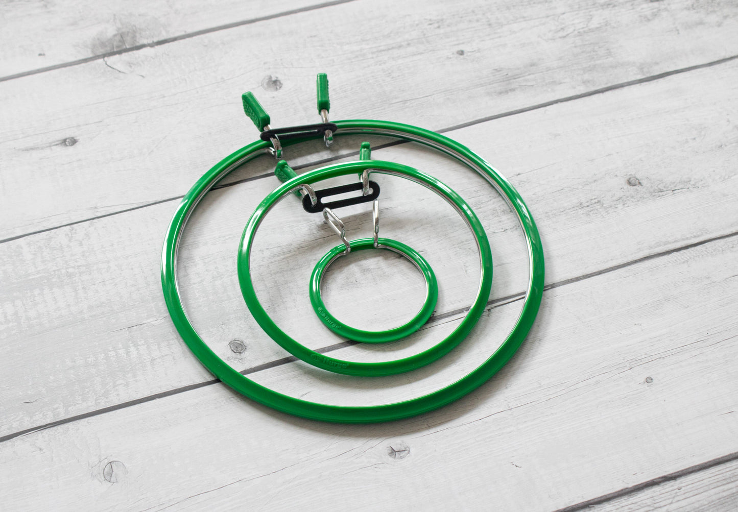 Cerc pentru Broderie Rotund de Culoarea Roșie din Metal, 160-3