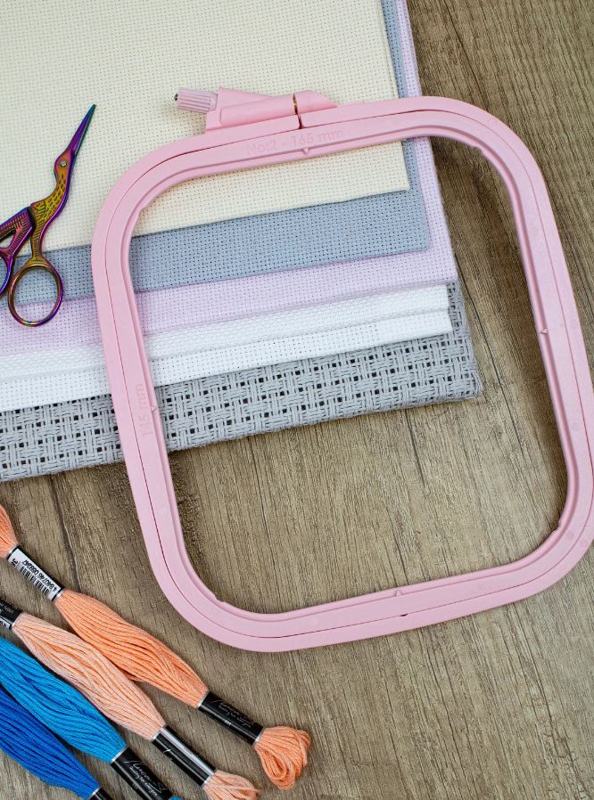 Cerc pentru Broderie Pătrat de Culoarea Bej din Plastic, 300-2