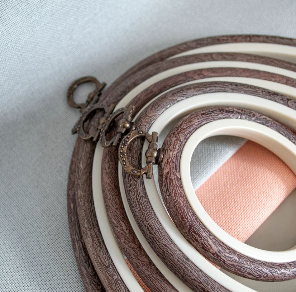 Cerc pentru Broderie Oval de Culoarea Maro, Flexibil, 230-7