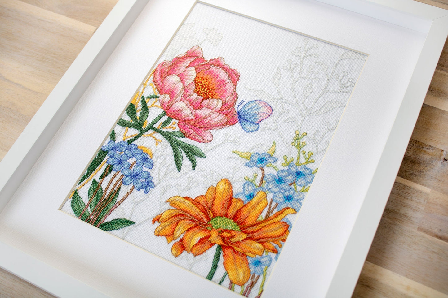 Cross stitch kit Luca-S - BU4019 Flowers and butterfly