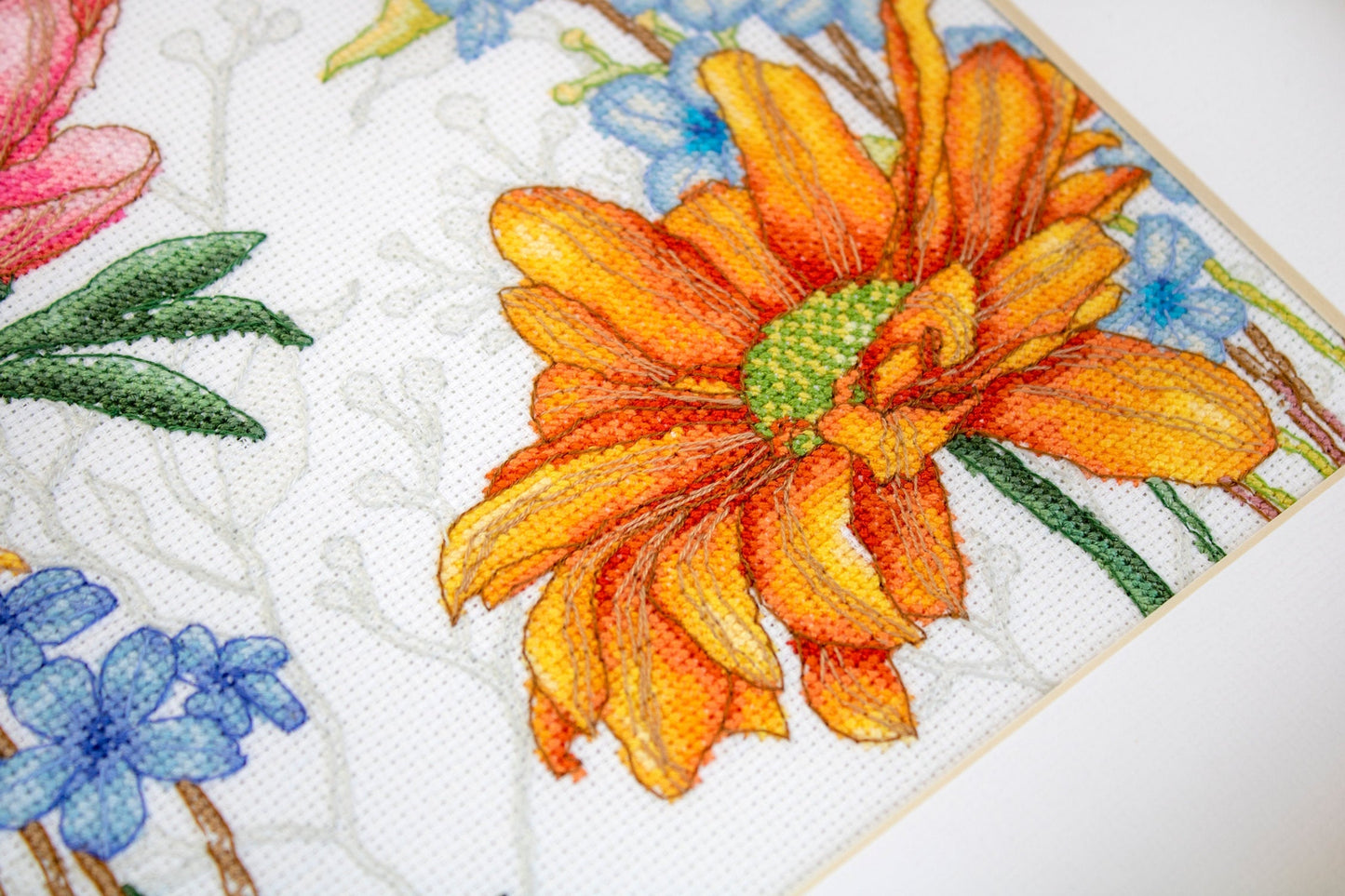 Cross stitch kit Luca-S - BU4019 Flowers and butterfly