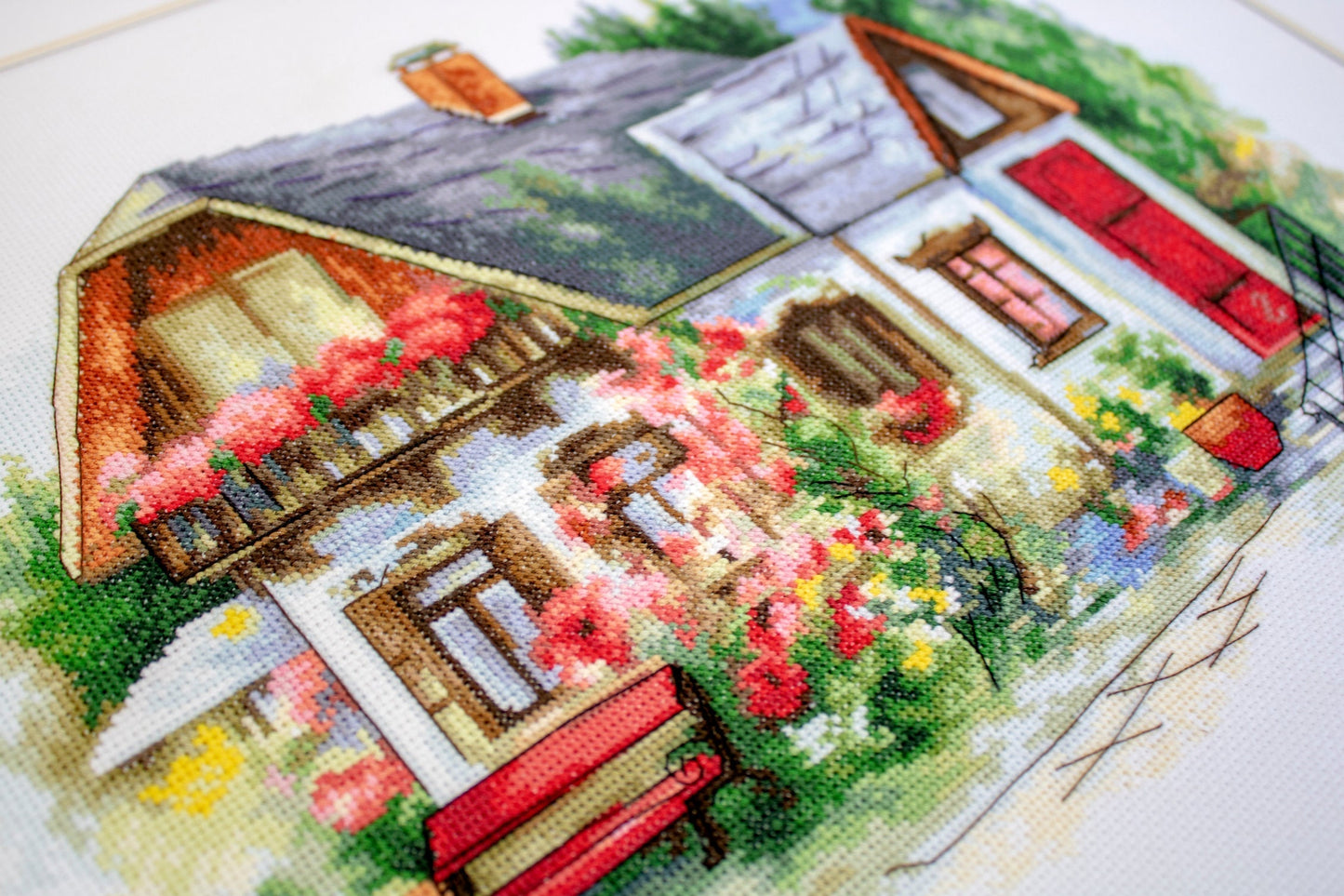 Cross stitch kit Luca-S - BU4005 Beautiful cottage in the country