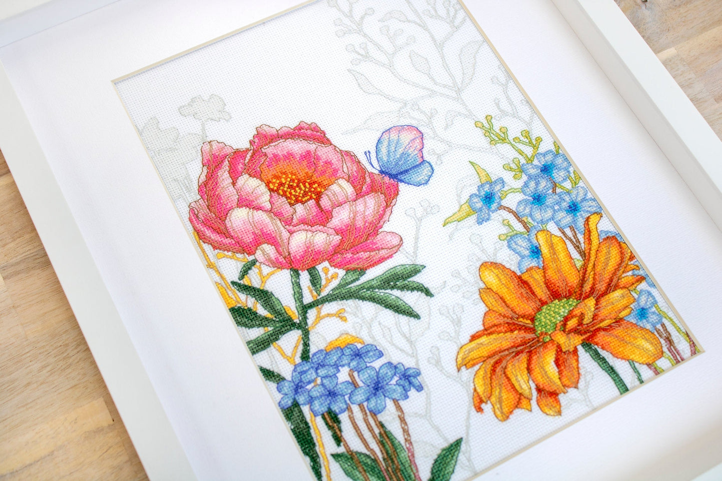 Cross stitch kit Luca-S - BU4019 Flowers and butterfly