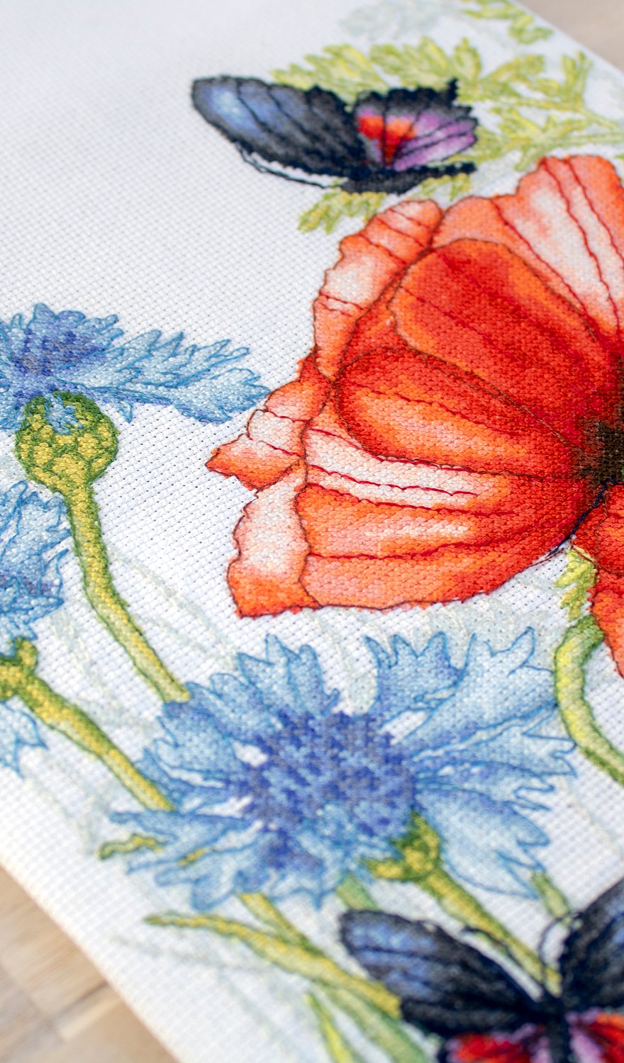 Cross stitch kit Luca-S - BU4018 Poppies and butterflies