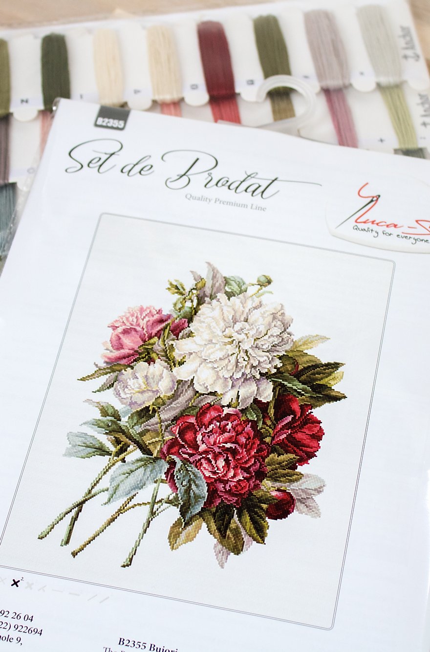 Cross stitch kit Luca-S - B2355 Peonies