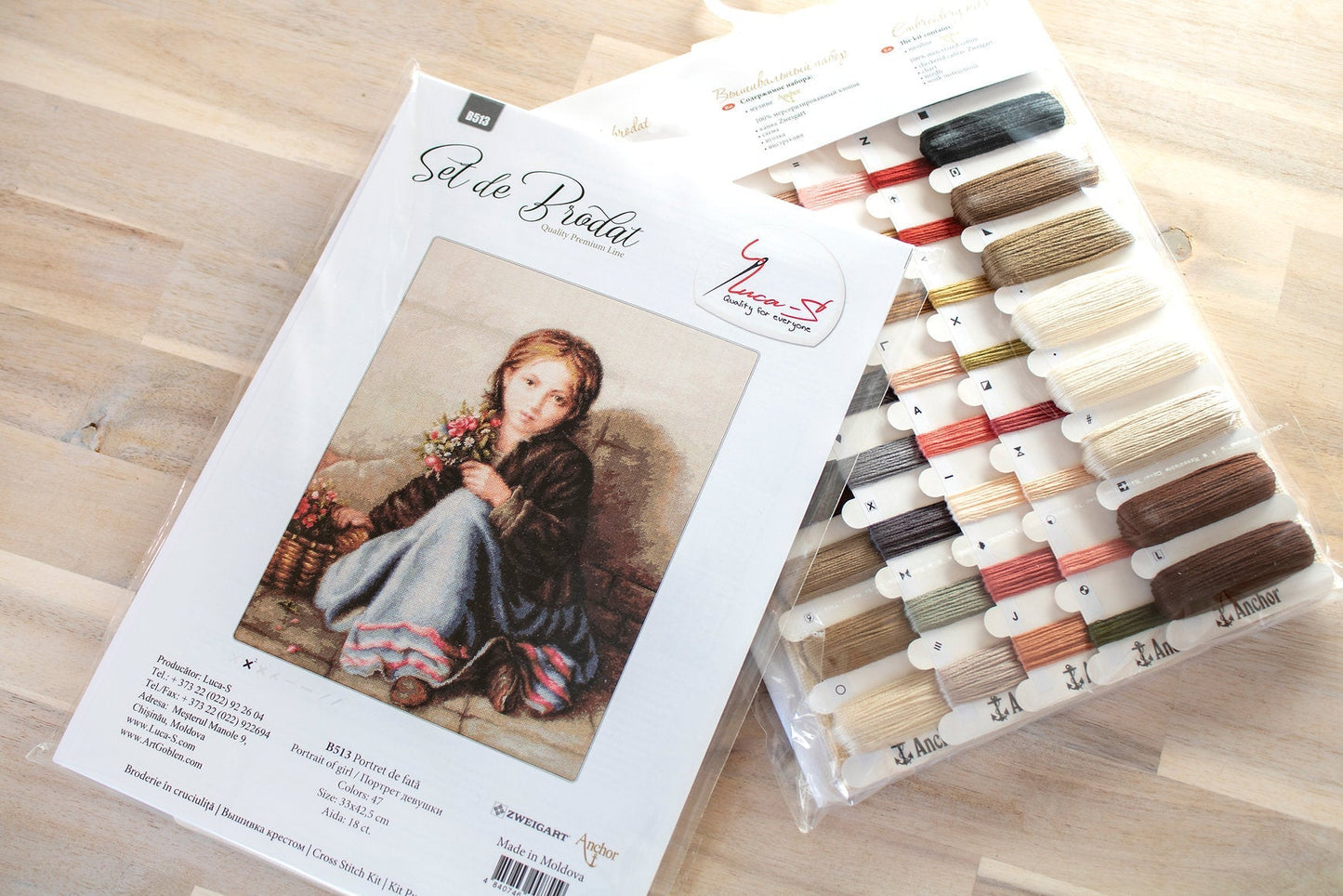 Cross stitch kit Luca-S - B513 The Flower Seller