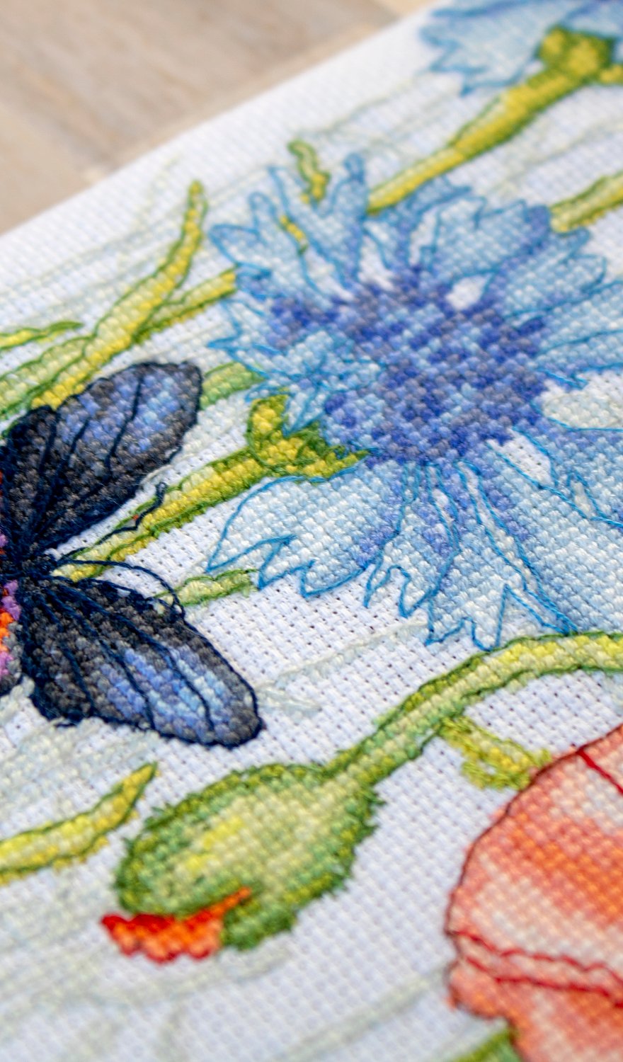 Cross stitch kit Luca-S - BU4018 Poppies and butterflies