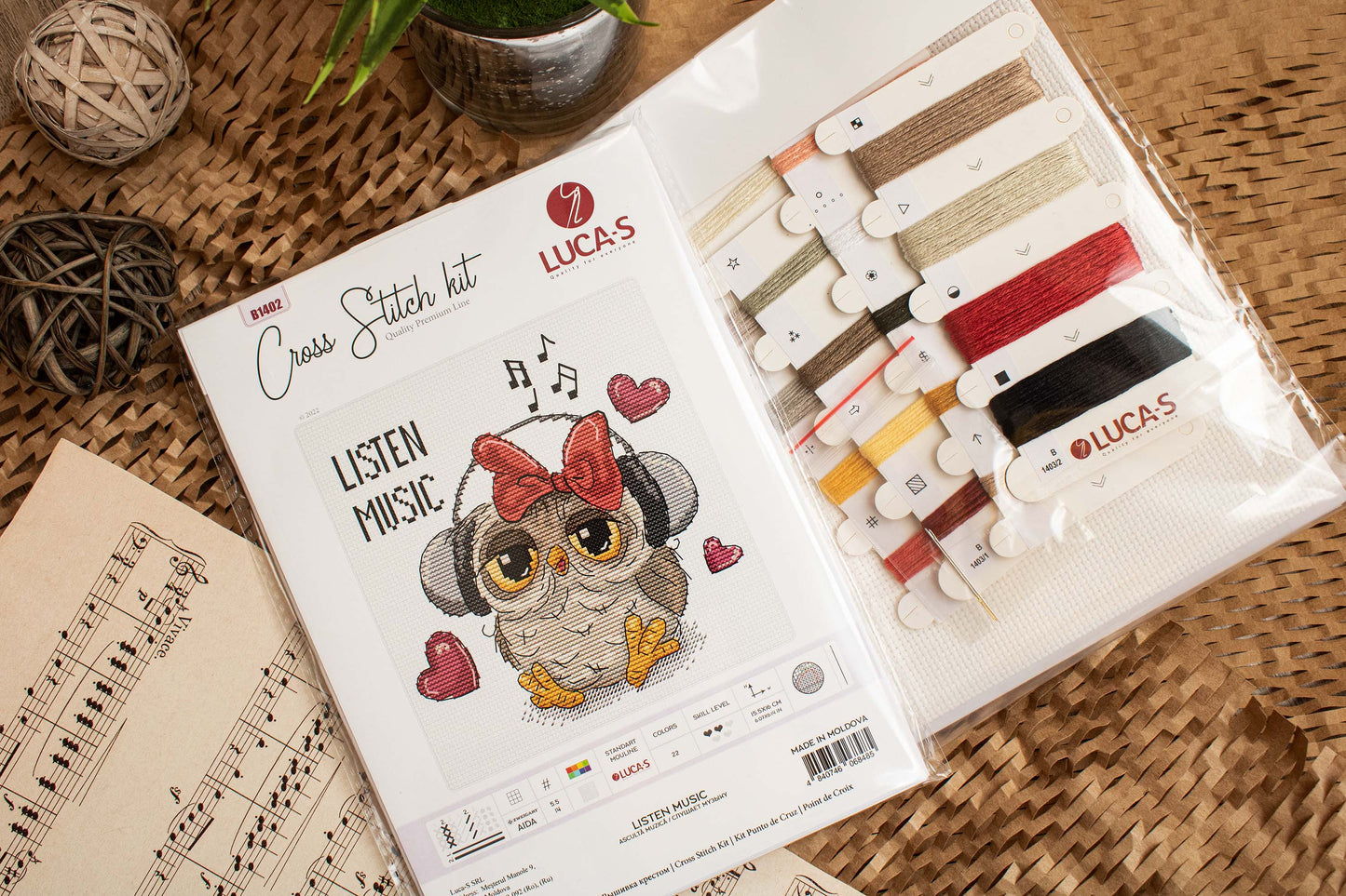 Cross stitch kit Luca-S - B1402 Listen to Music