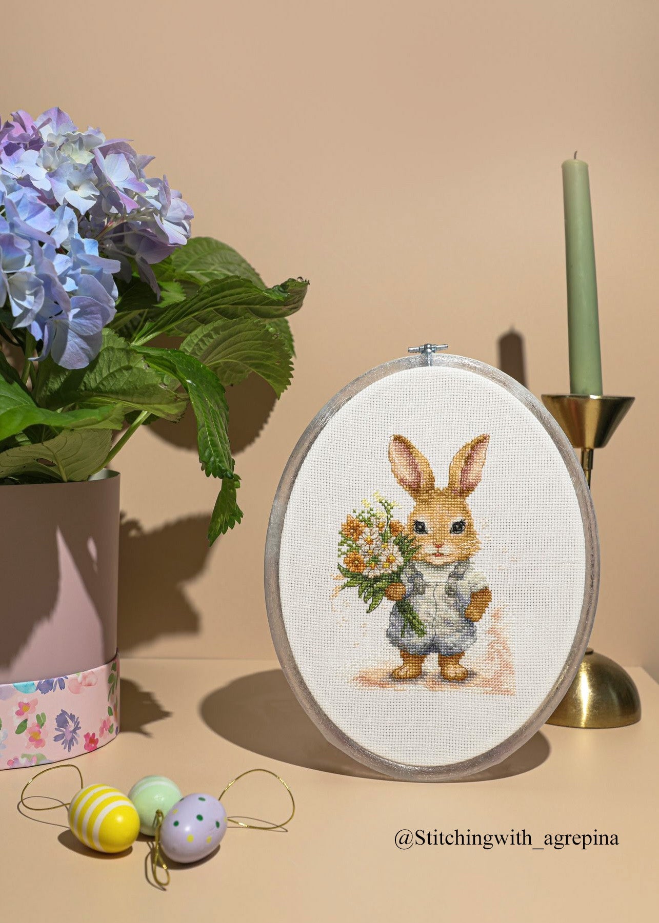 Cross stitch kit Luca-S - Bunny Surprise, B1409