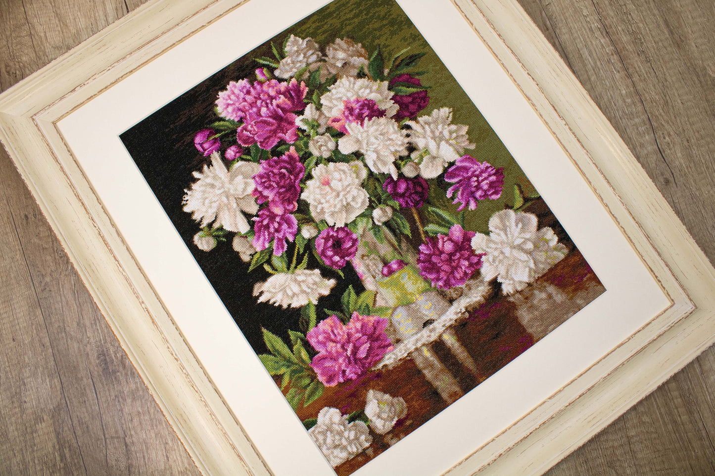 Luca-S embroidery kit - Red and white peonies, G608