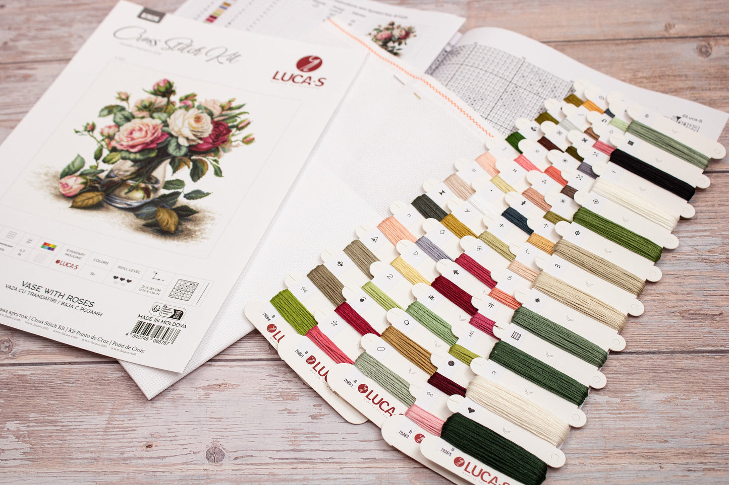 Cross stitch kit Luca-S - Vase with roses, B7026