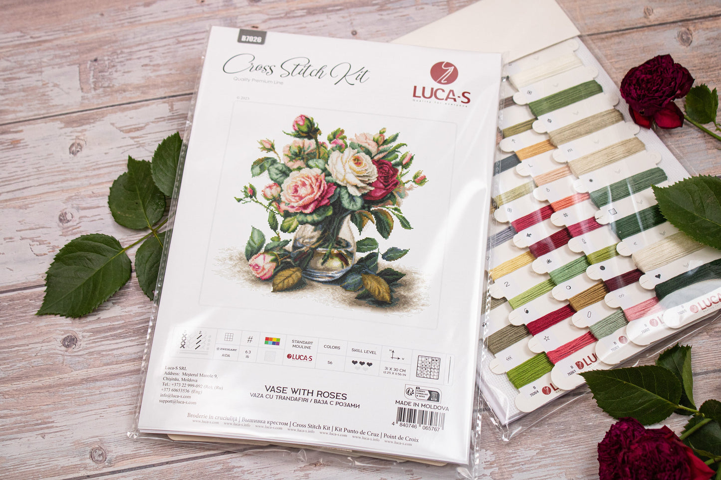 Cross stitch kit Luca-S - Vase with roses, B7026