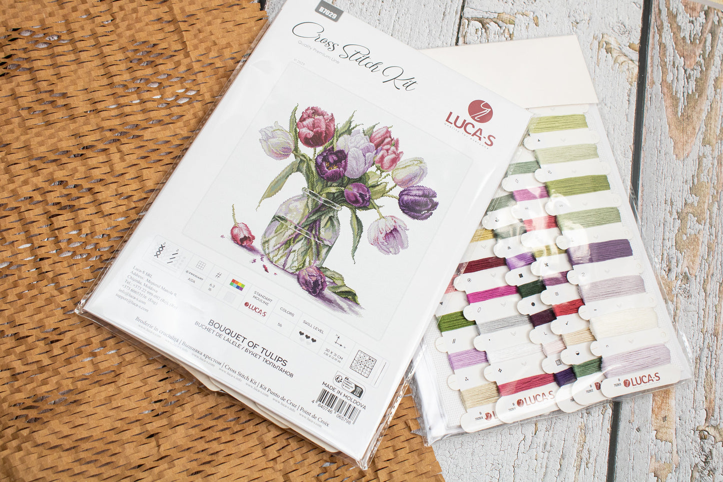 Cross stitch kit Luca-S - B7029 Bouquet of Tulips