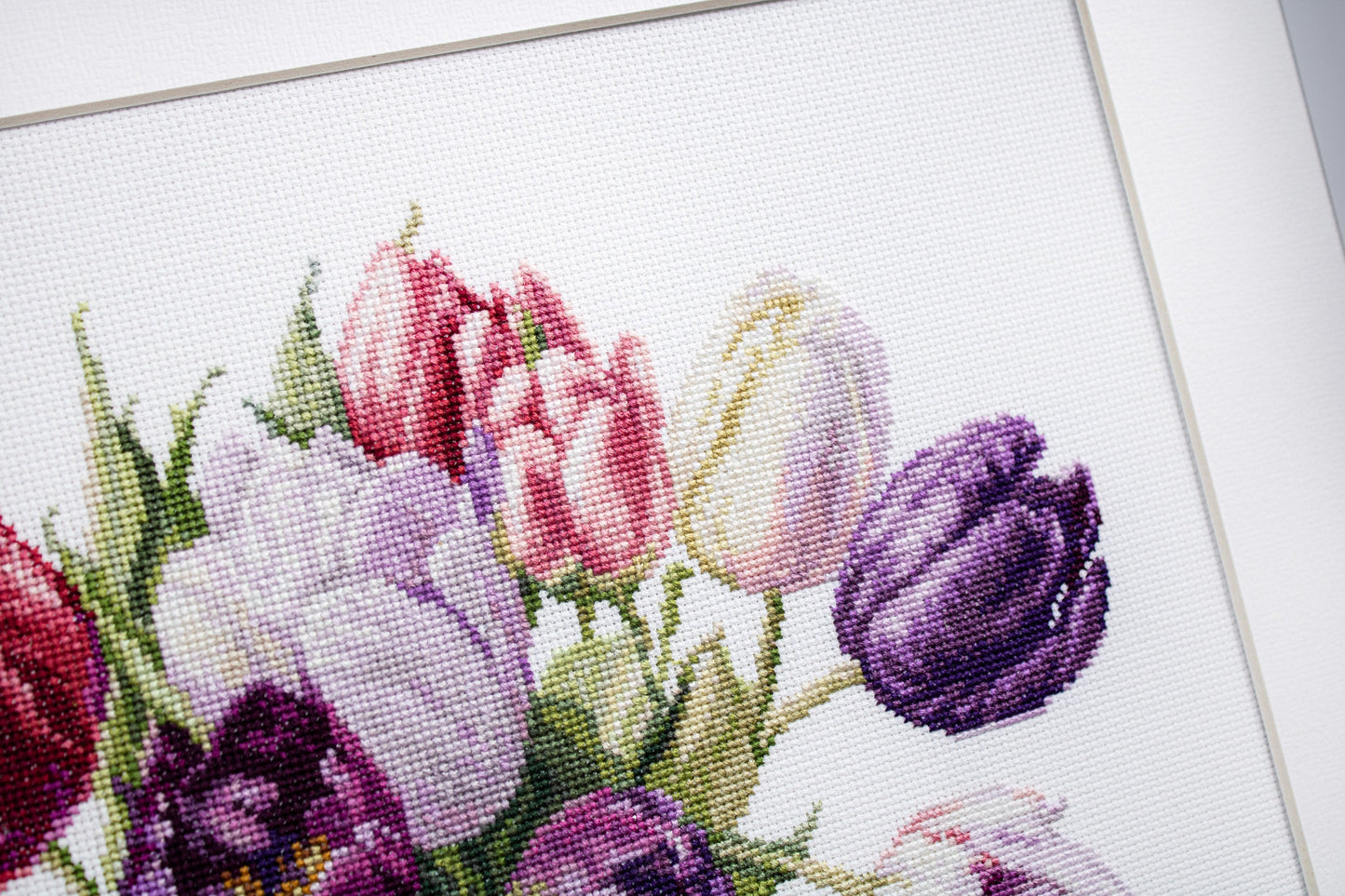Cross stitch kit Luca-S - B7029 Bouquet of Tulips