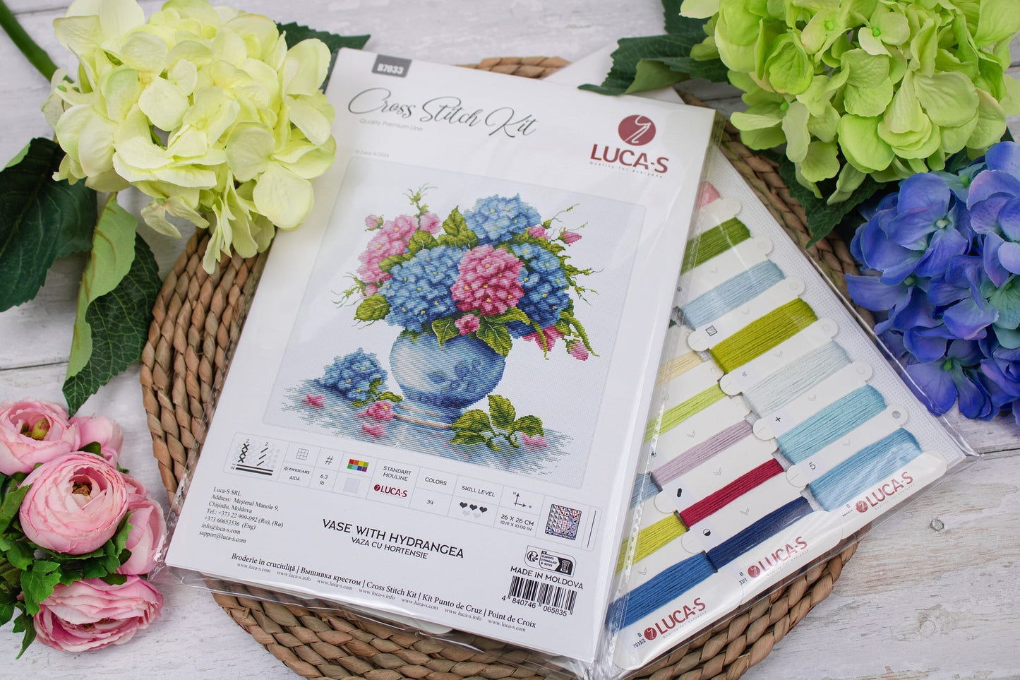 Cross stitch kit Luca-S - Vase with Hydrangea, B7033