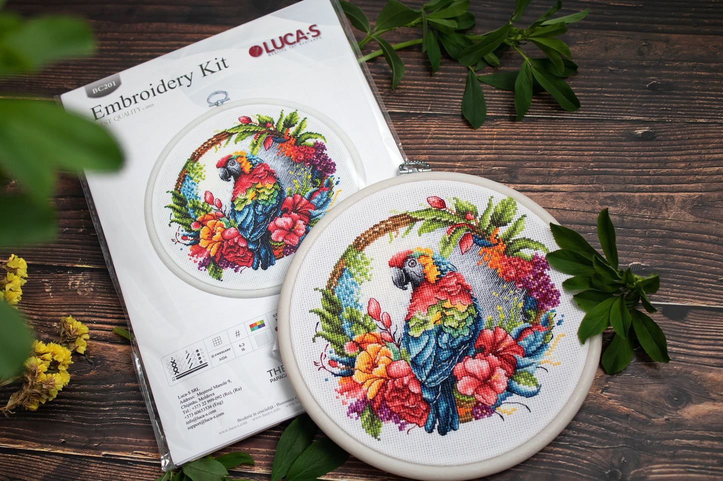 Cross stitch embroidery kit with embroidery hoop included - BC201 Tropical Parrot