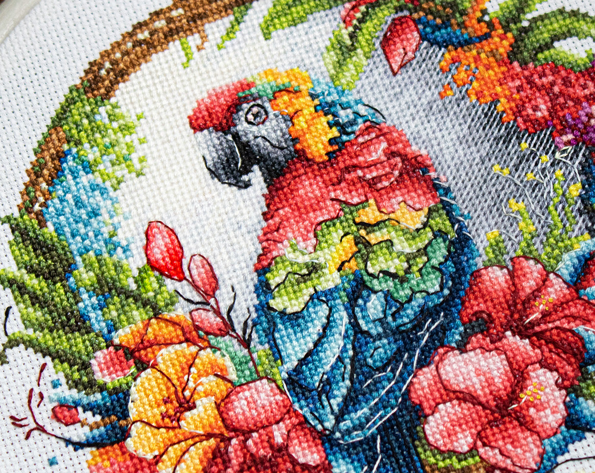 Cross stitch embroidery kit with embroidery hoop included - BC201 Tropical Parrot