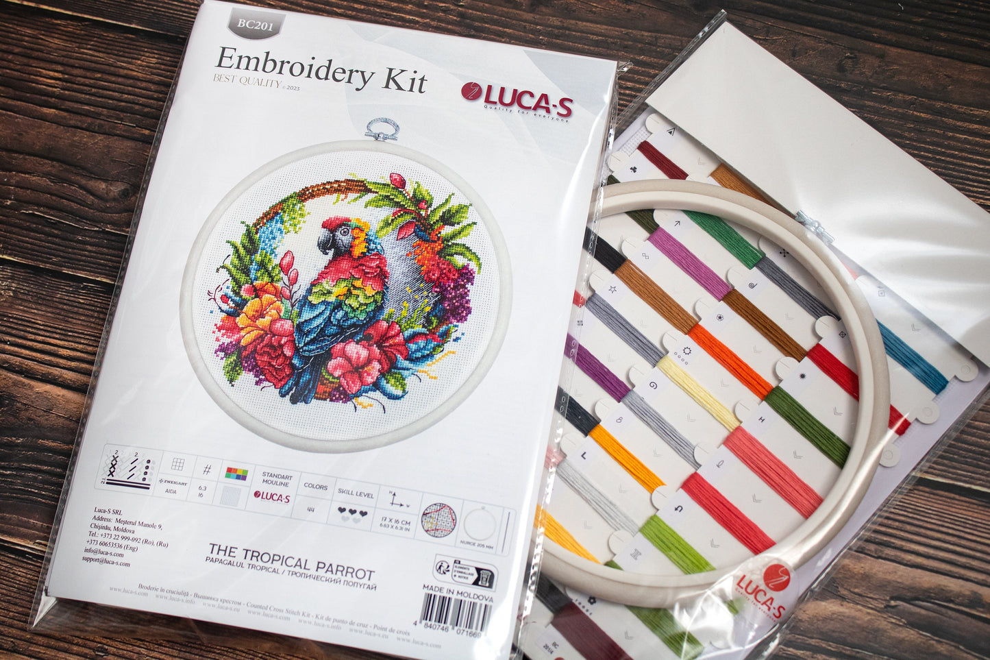 Cross stitch embroidery kit with embroidery hoop included - BC201 Tropical Parrot