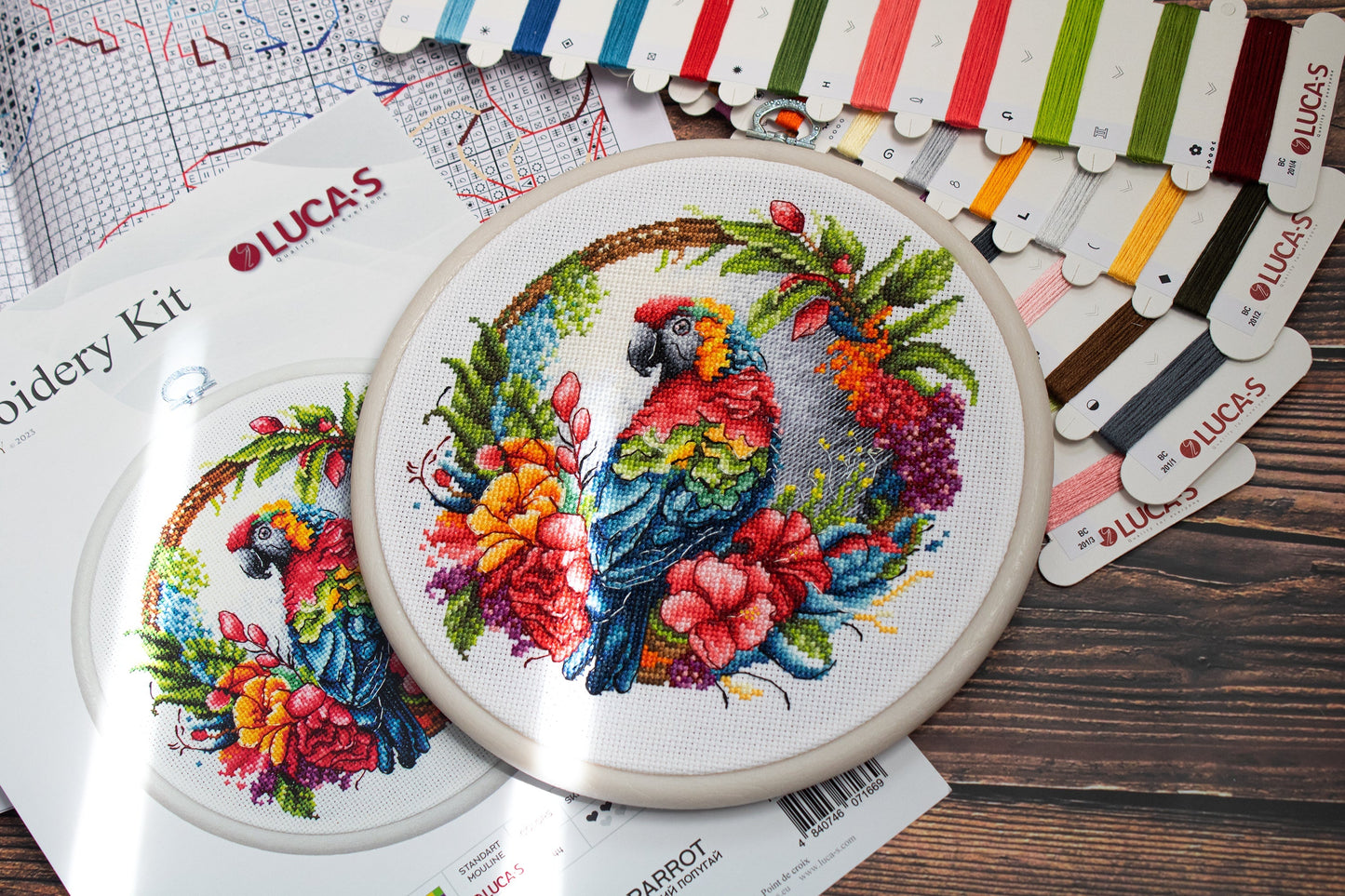 Cross stitch embroidery kit with embroidery hoop included - BC201 Tropical Parrot