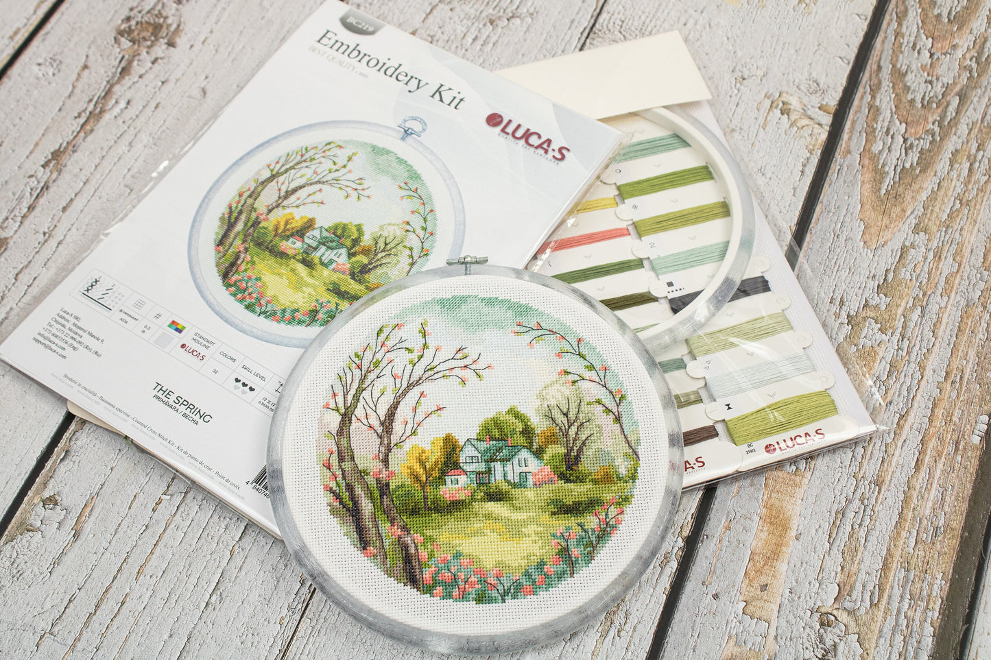 Cross stitch embroidery set with embroidery hoop included - Primavara BC219