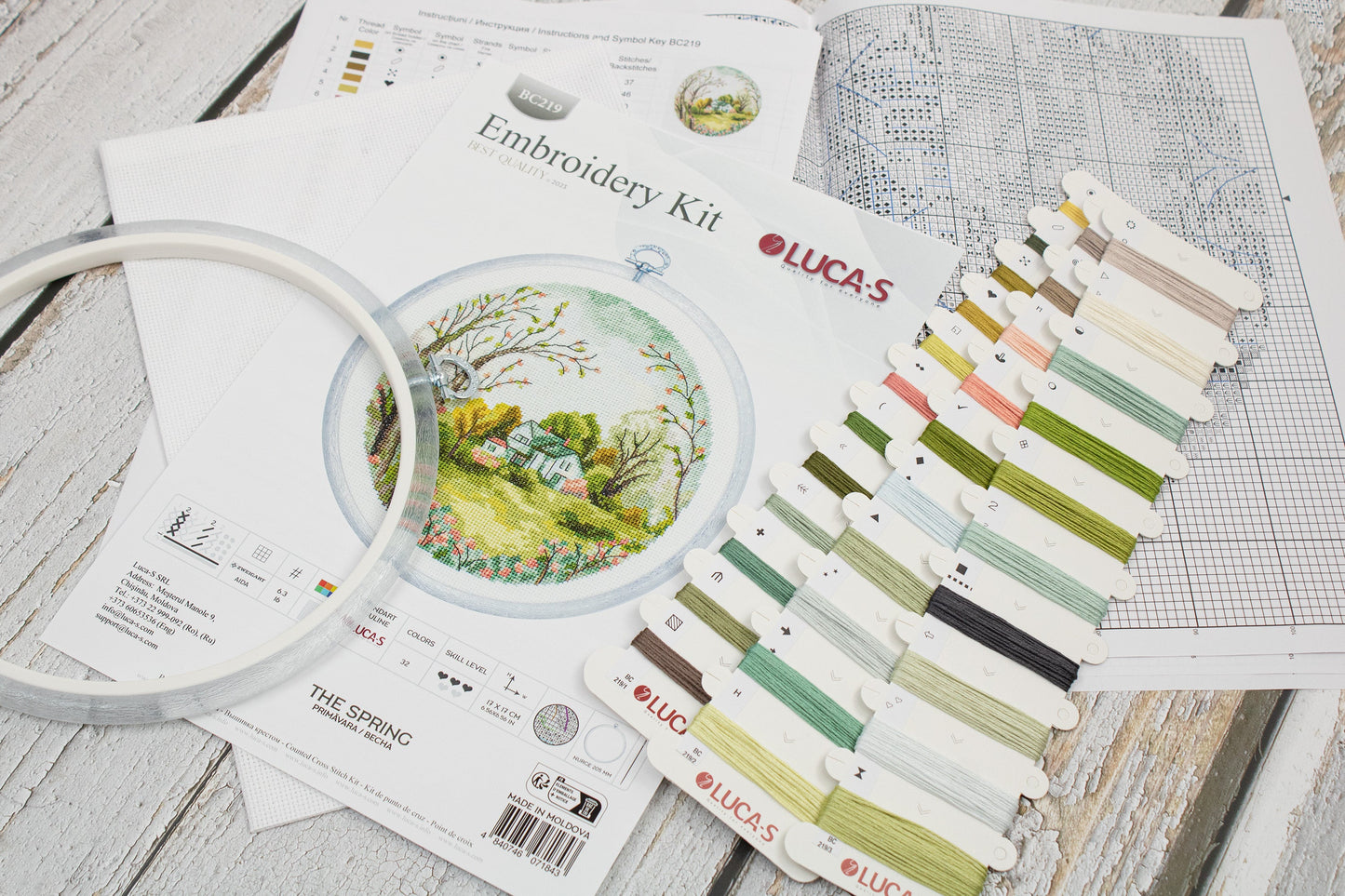 Cross stitch embroidery set with embroidery hoop included - Primavara BC219