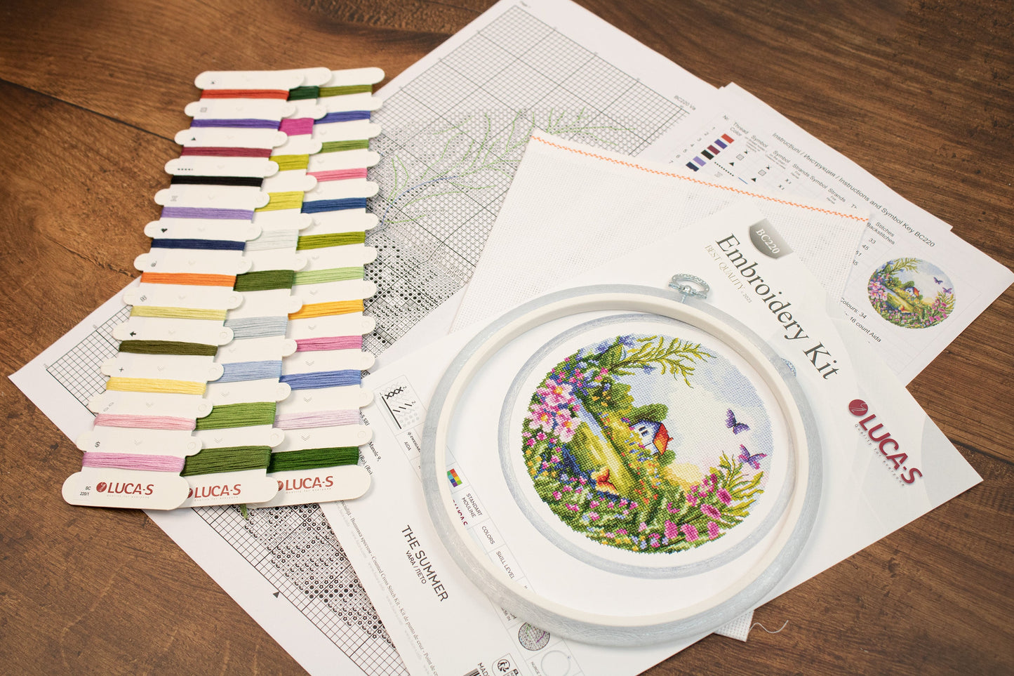 Cross stitch embroidery set with embroidery hoop included - Summer BC220
