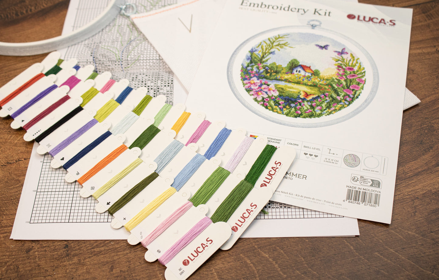 Cross stitch embroidery set with embroidery hoop included - Summer BC220