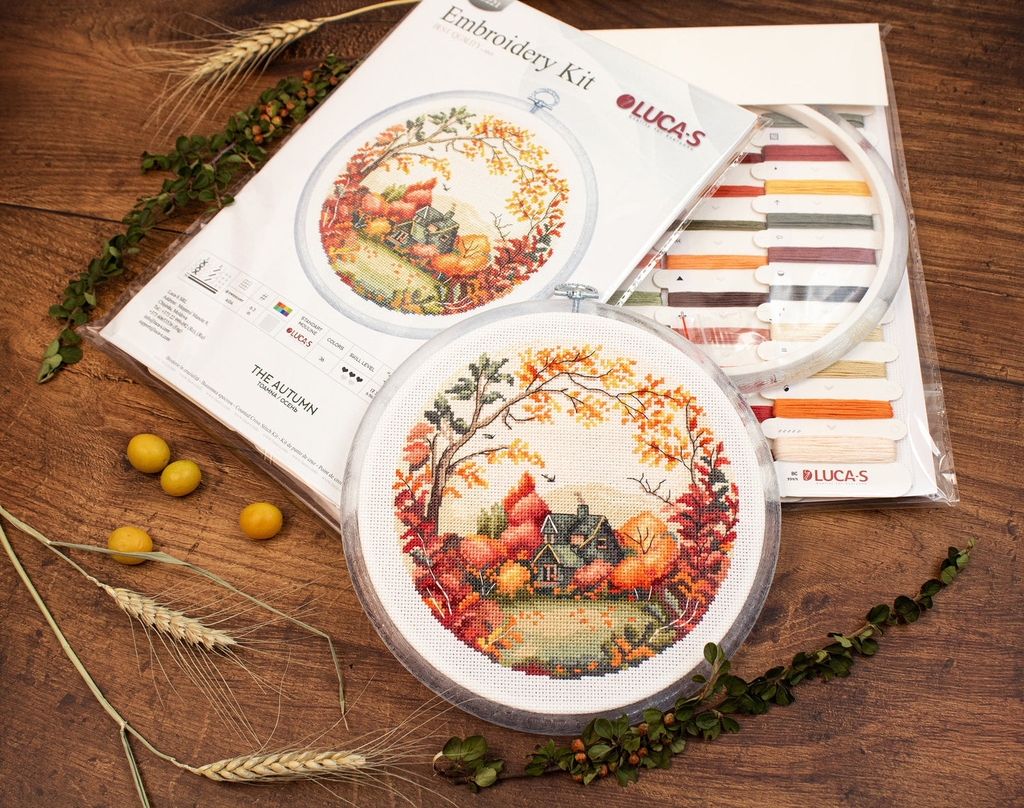 Cross stitch embroidery set with embroidery hoop included - Autumn BC221