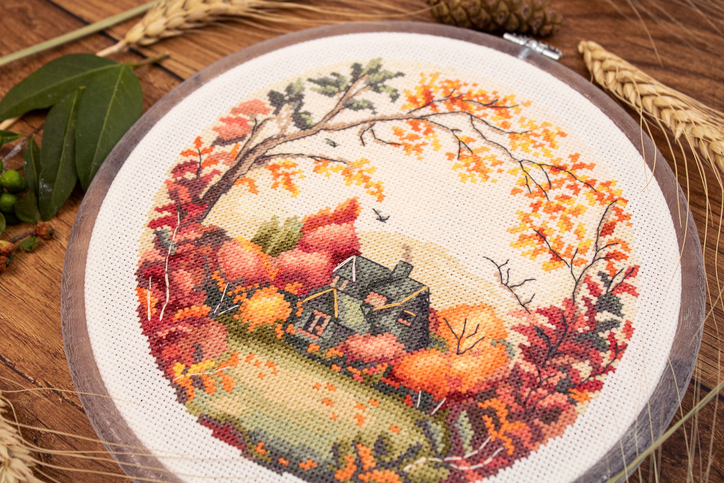 Cross stitch embroidery set with embroidery hoop included - Autumn BC221