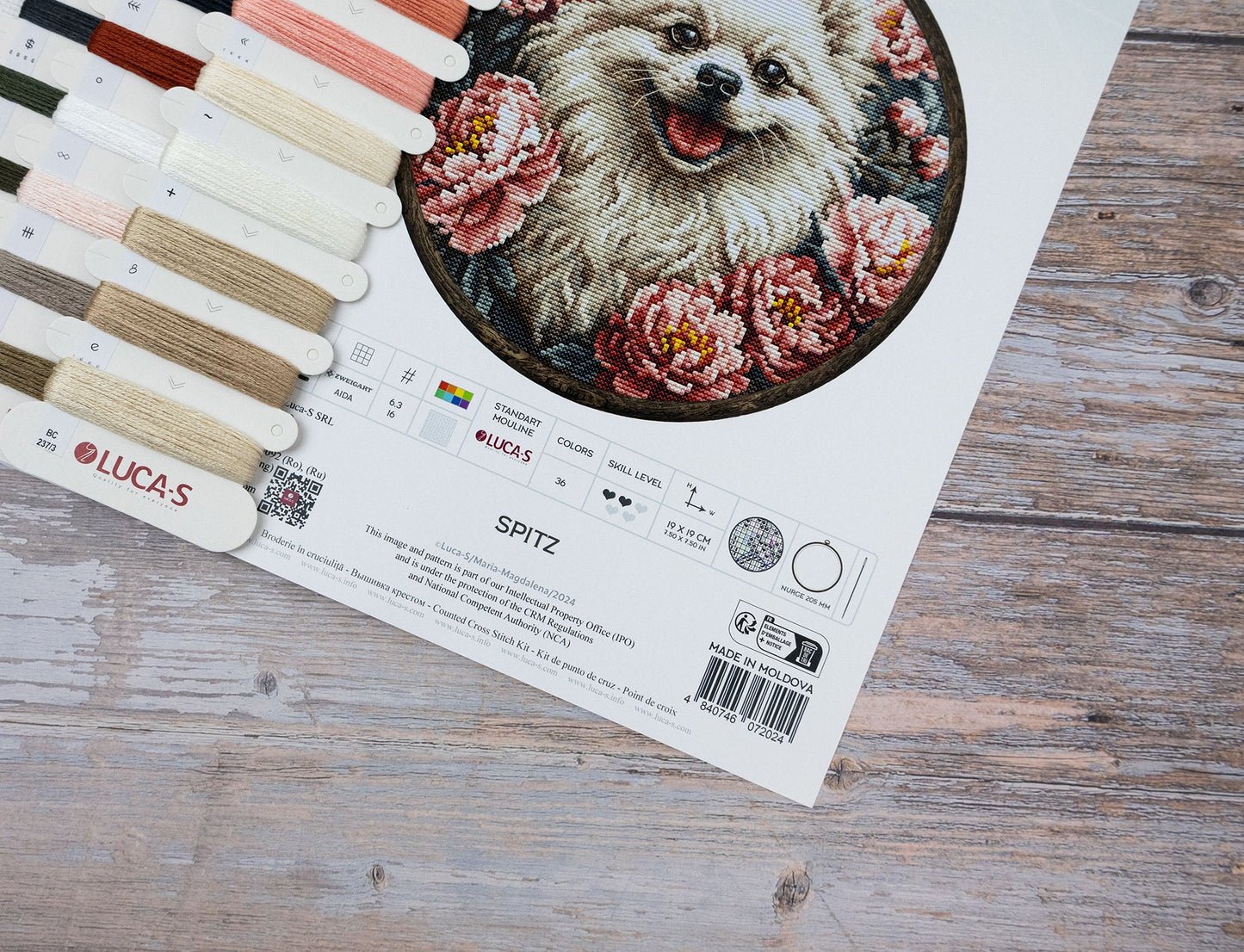 Embroidery set with frame included Luca-S - Spitz, BC237