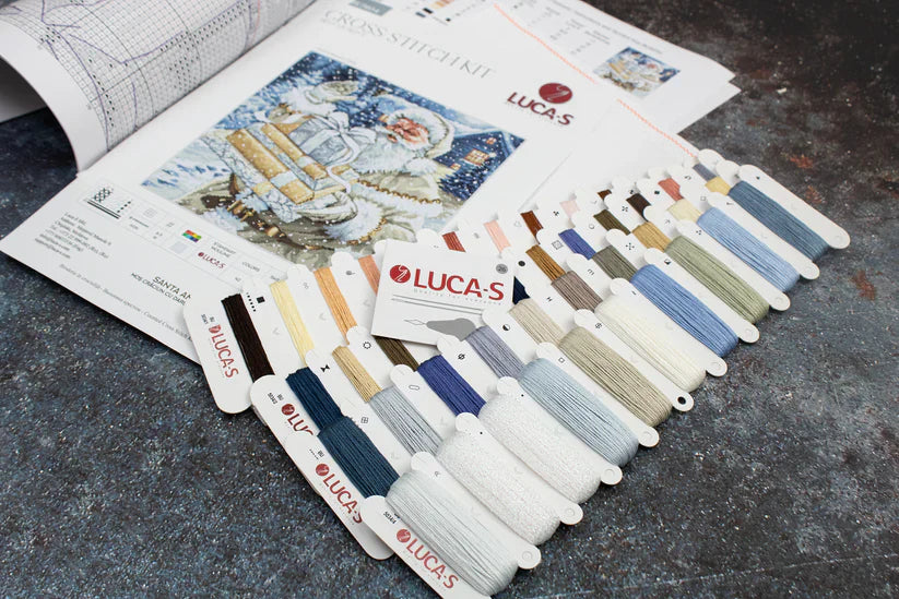Set de brodat în cruciuliță Luca-S - Moș Crăciun cu Daruri BU5034