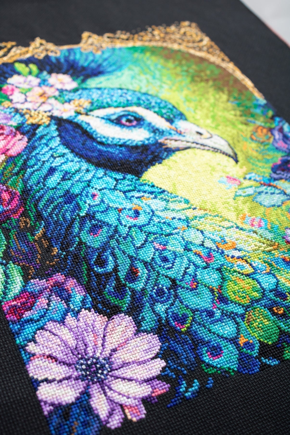 Cross stitch kit Luca-S - Blue Peacock, BU5035
