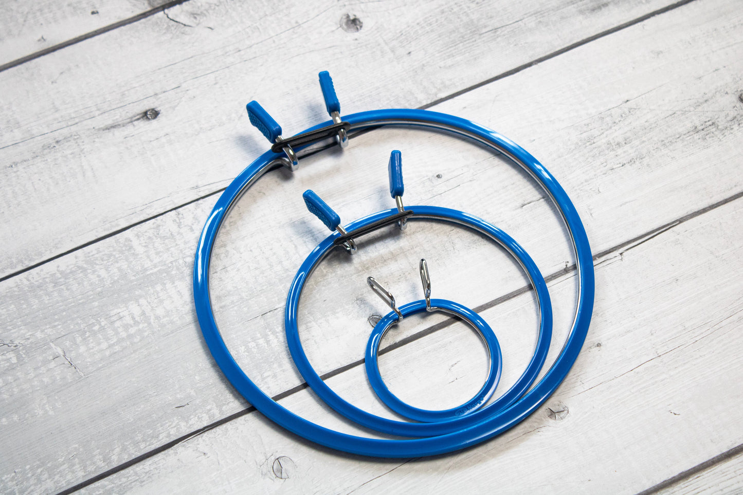 Cerc pentru Broderie Rotund de Culoarea Neagră din Metal, 160-1