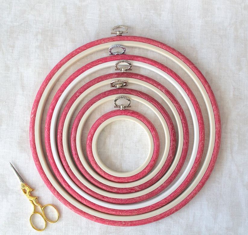 Cerc pentru Broderie Rotund de Culoarea Maro, Flexibil, 230-4