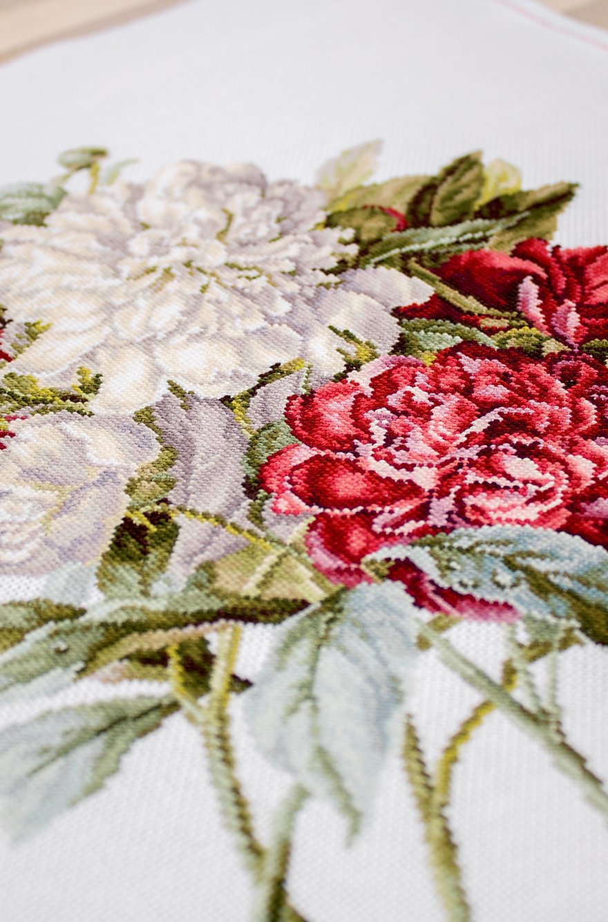 Cross stitch kit Luca-S - B2355 Peonies