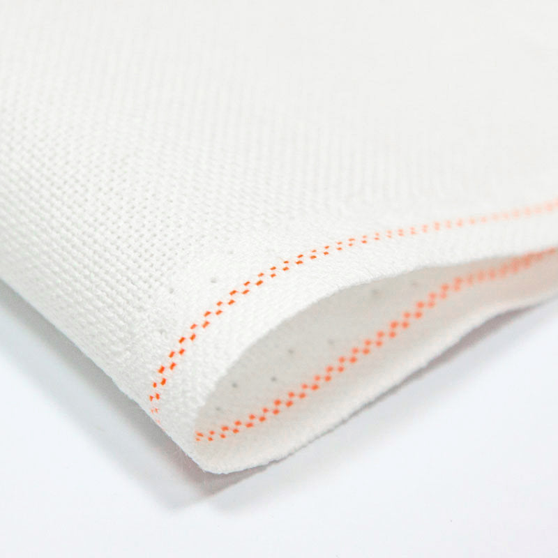 Pânză de brodat Zweigart Lugana (25 ct) 3835, culoarea 100