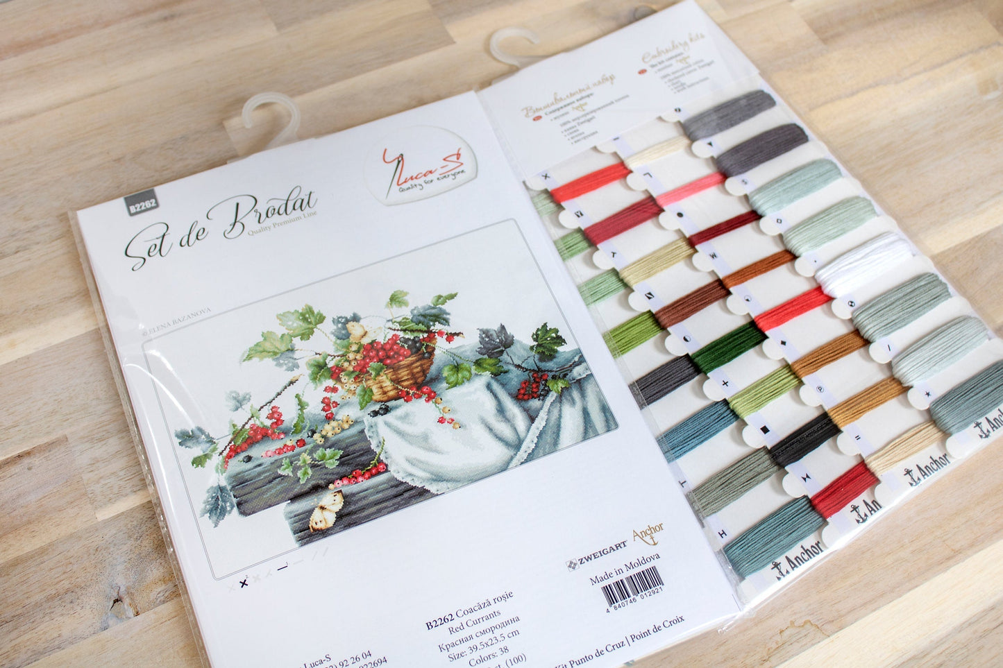 Set de brodat în cruciuliță Luca-S - B2262 Coacăză Rosie
