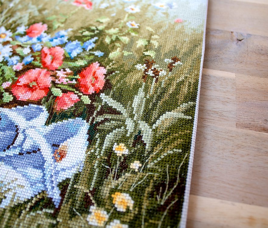 Cross stitch kit Luca-S - BU4020 Glade with poppies
