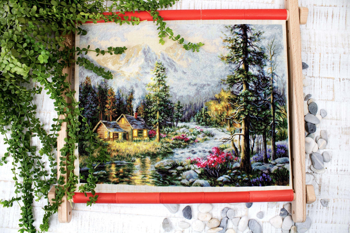 Embroidery Frame with Clips - C2024