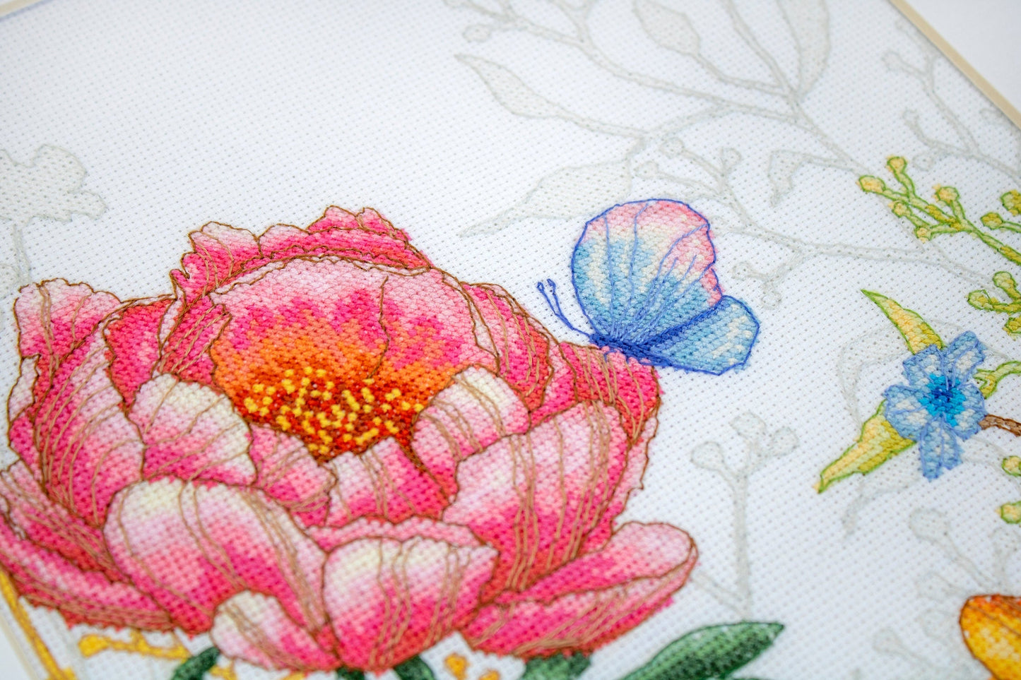 Cross stitch kit Luca-S - BU4019 Flowers and butterfly