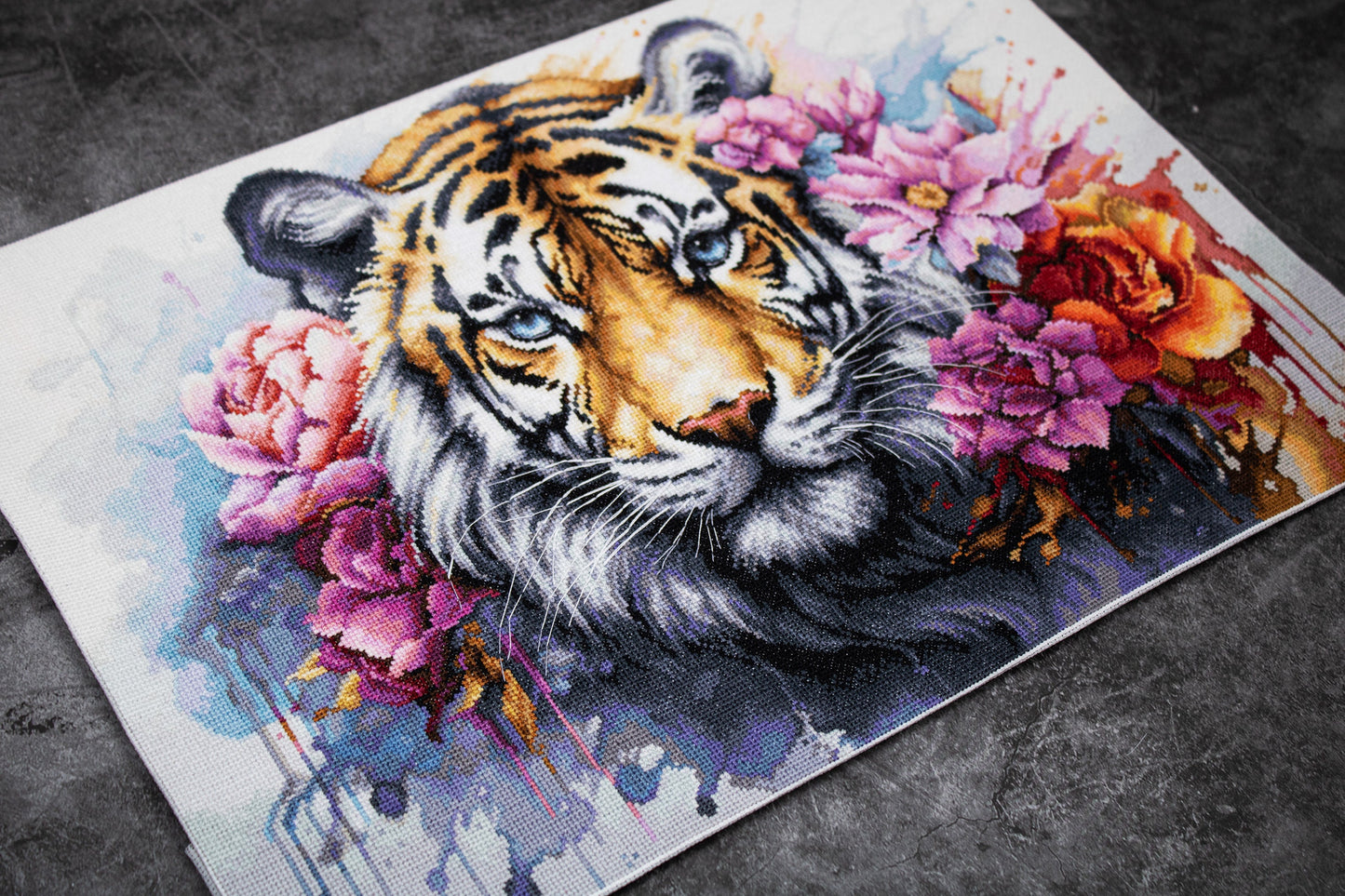 Cross stitch kit Luca-S - Wildlife BU5033