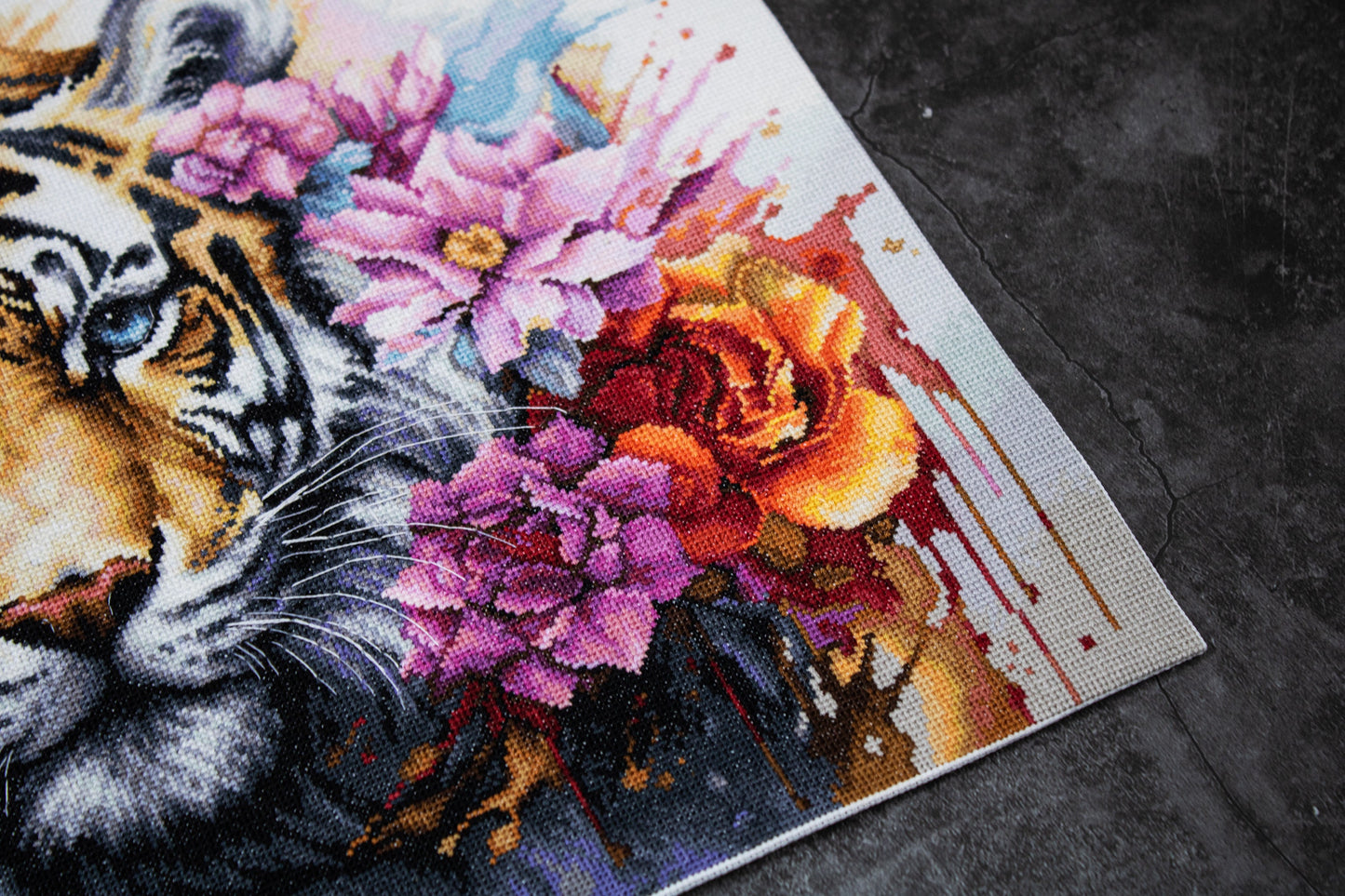 Cross stitch kit Luca-S - Wildlife BU5033