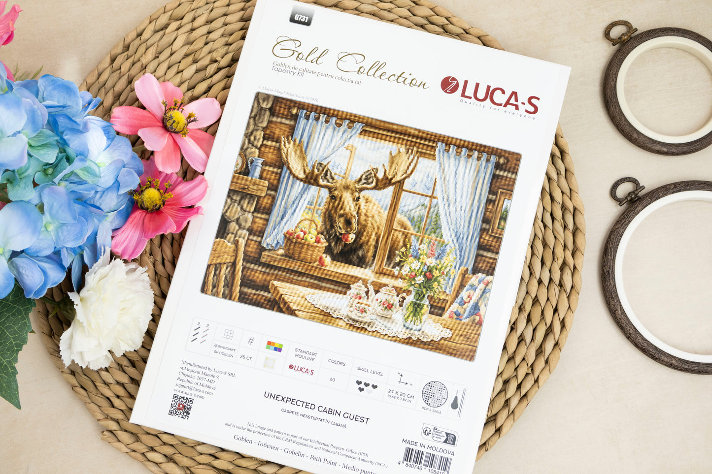 Set de brodat în goblen Luca-S GOLD - G731 Oaspete neașteptat în cabană