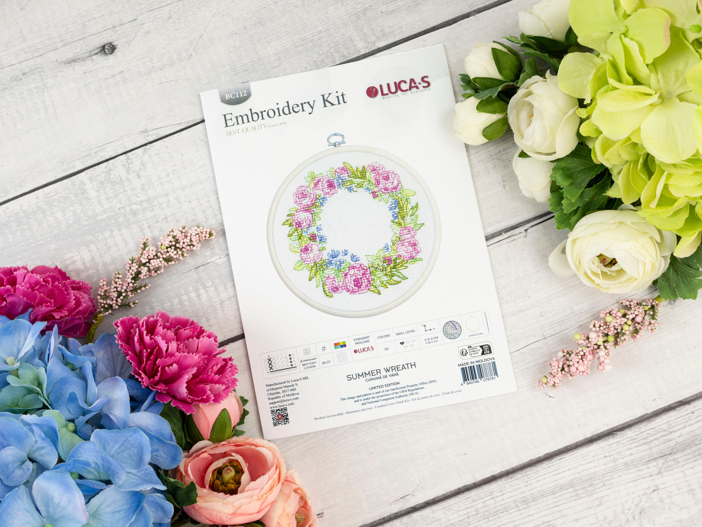 Set de brodat în cruciuliță cu cercul de brodat inclus Luca-S - BC112 Cunună de Vară
