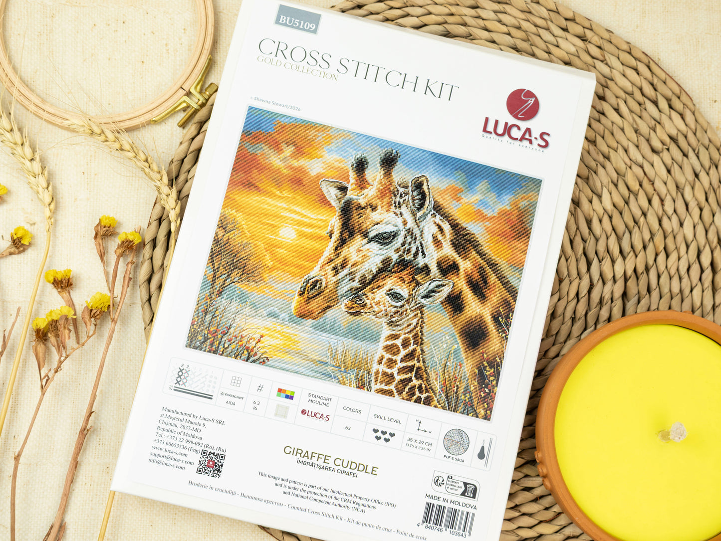 Set de brodat în cruciuliță Luca-S GOLD - BU5109 Îmbrățișarea Girafei
